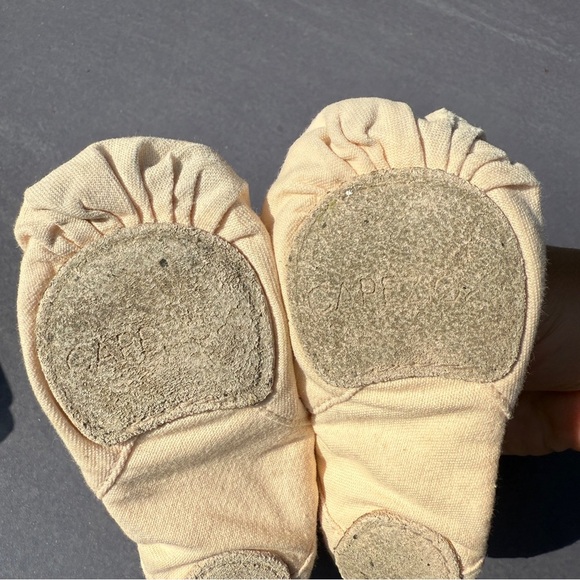 Capezio Girls Light Pink Canvas 12M Kids Ballet Shoes 🩰slippers - Picture 11 of 16